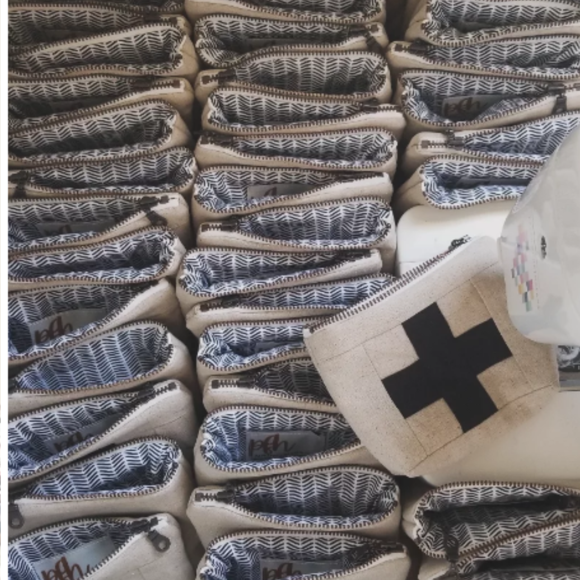 Compact First Aid Pouch – Handmade Medical Travel Kit