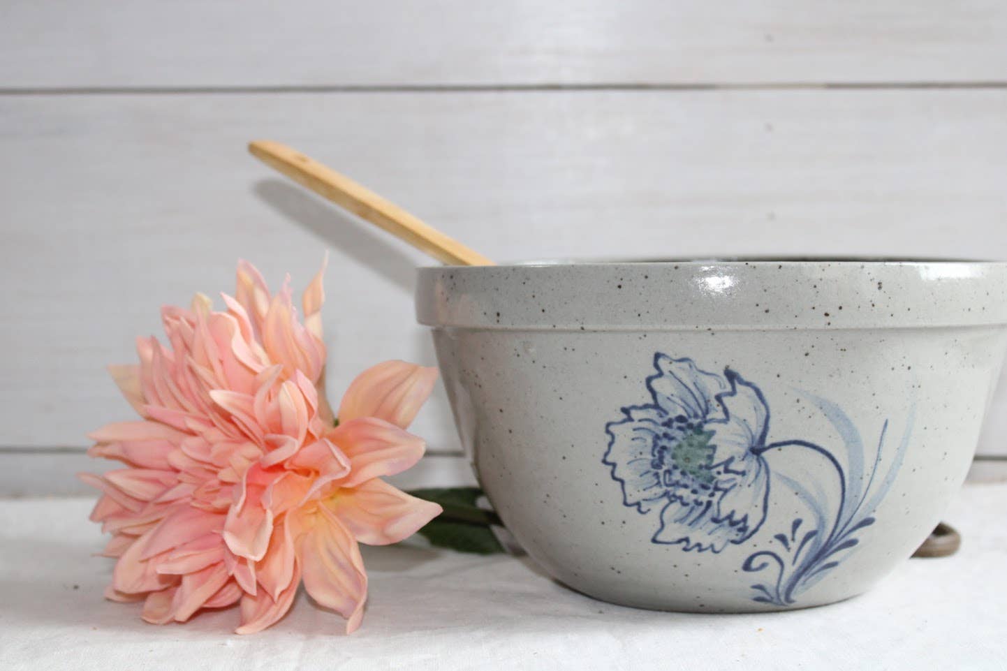 3 Qt Mixing Bowl- Dahlia